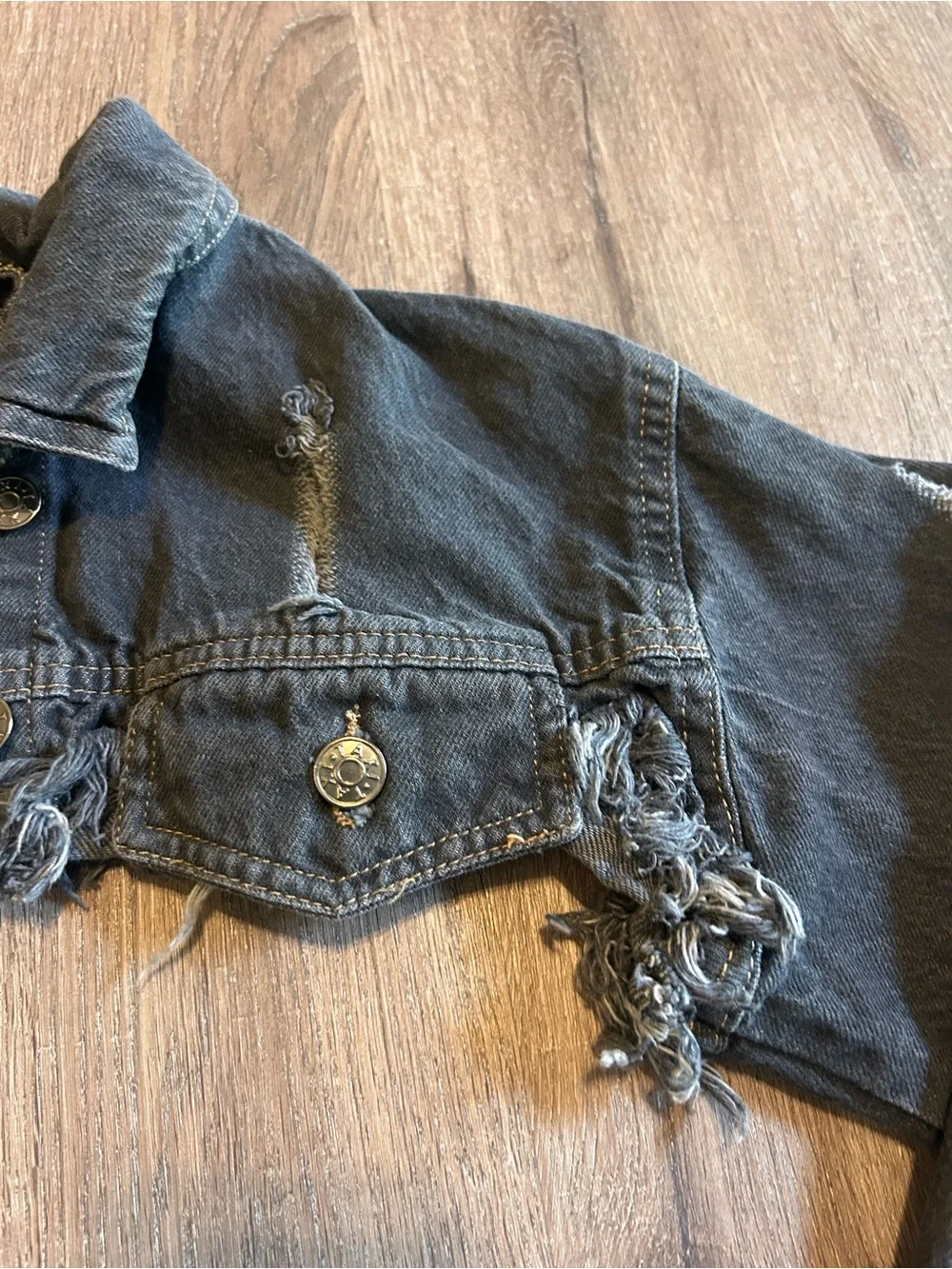 Taxi Cropped Distressed Black Denim Jacket Y2K size Women’s Small